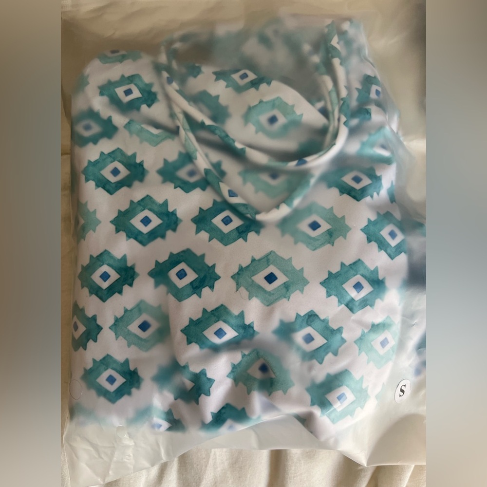 Elegant Aqua and White Geometric Tankini - Picture 6 of 6